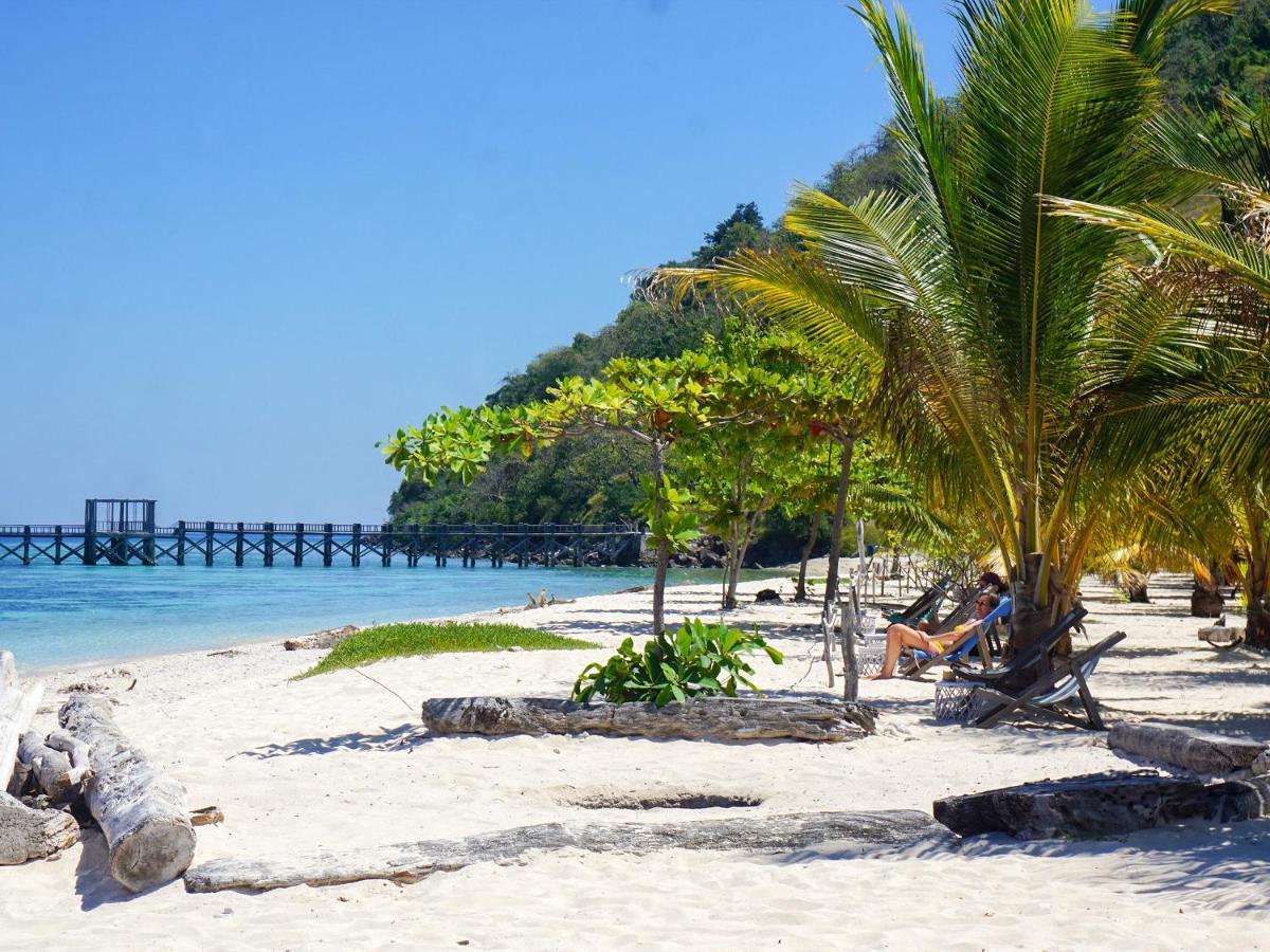 Le Pirate Island - Adults Only Hotel Labuan Bajo Exterior photo