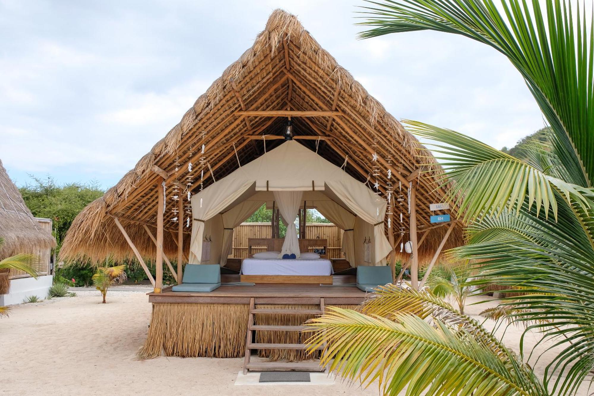 Le Pirate Island - Adults Only Hotel Labuan Bajo Exterior photo