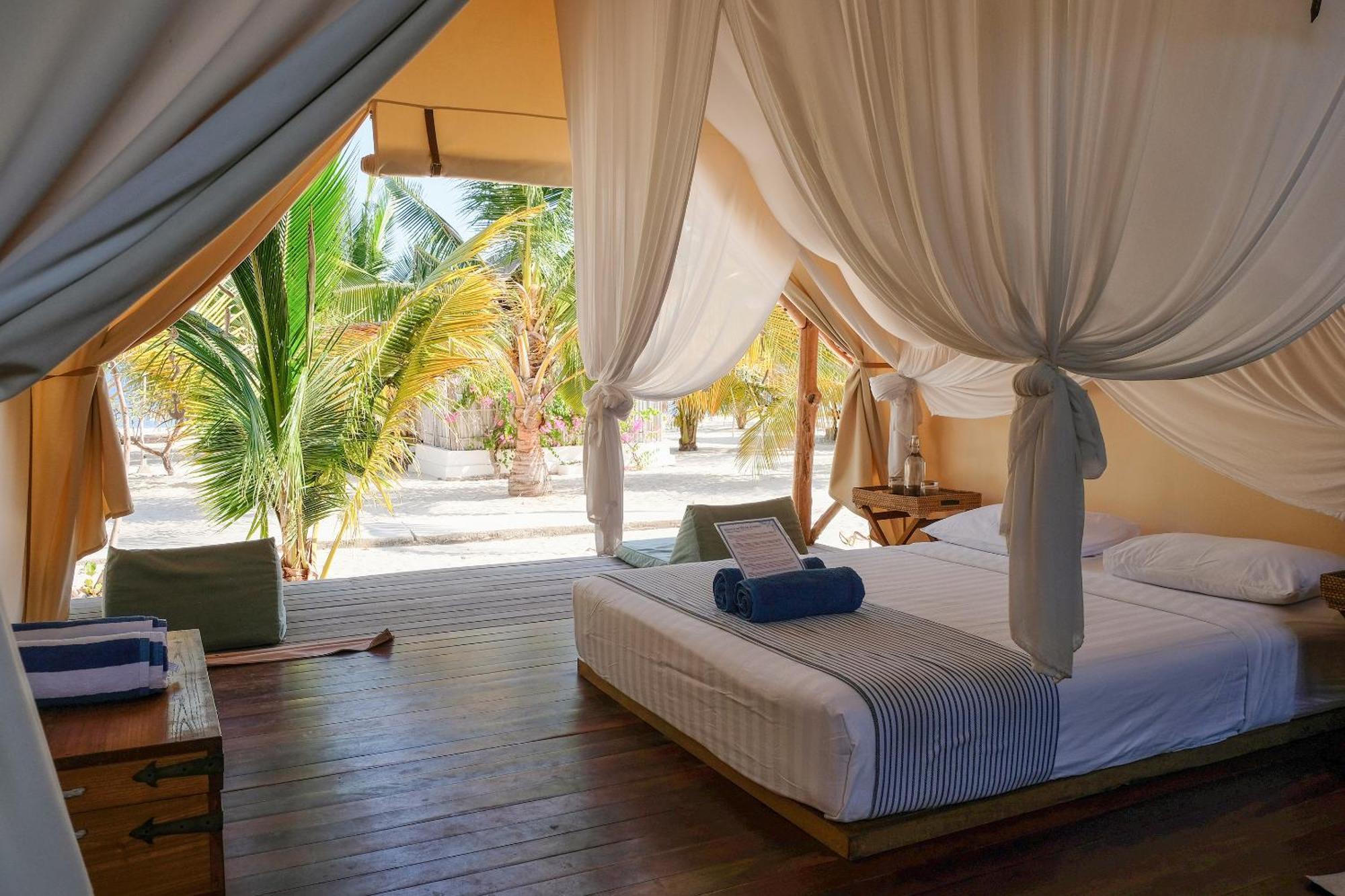 Le Pirate Island - Adults Only Hotel Labuan Bajo Exterior photo
