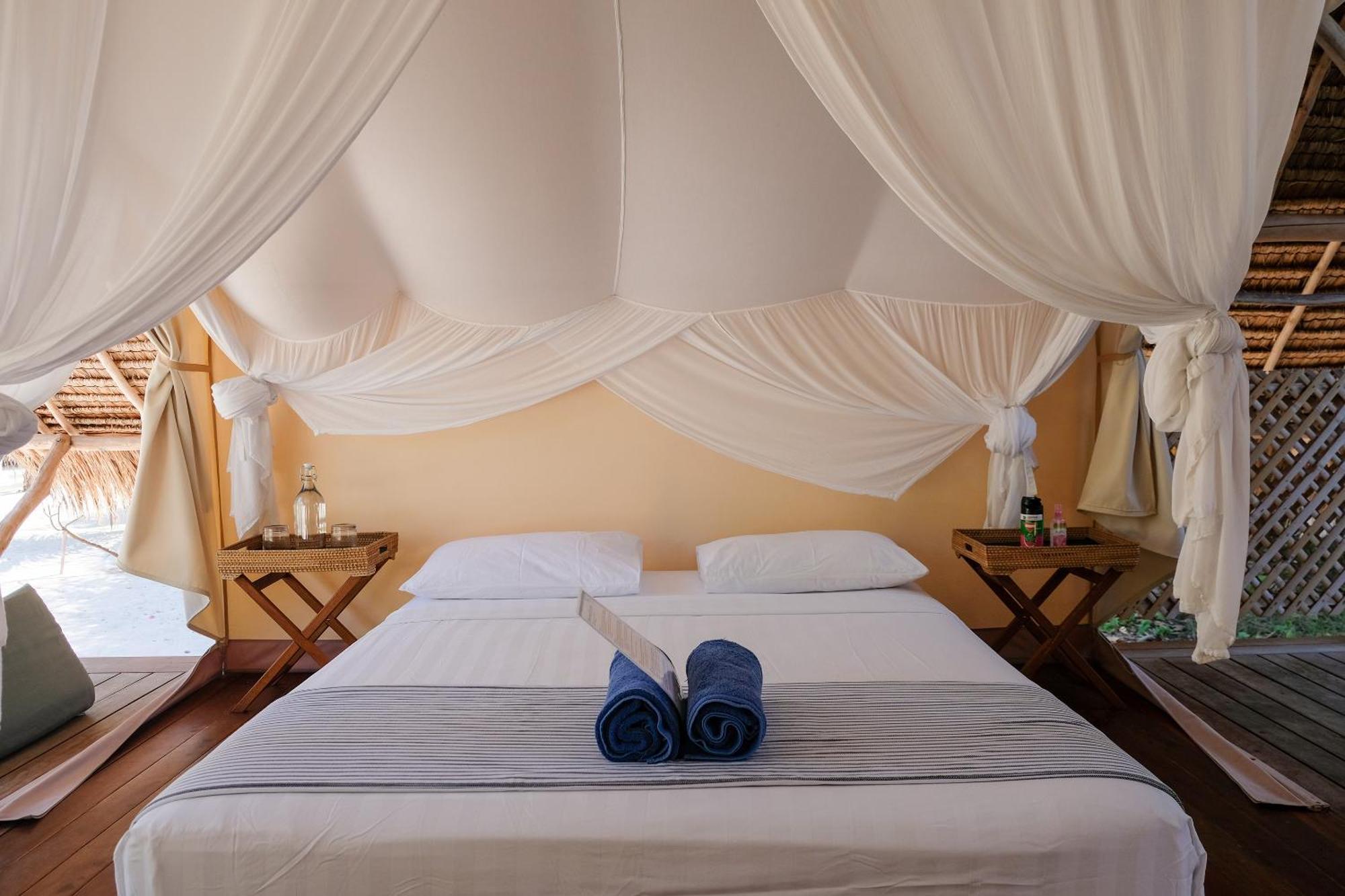 Le Pirate Island - Adults Only Hotel Labuan Bajo Exterior photo