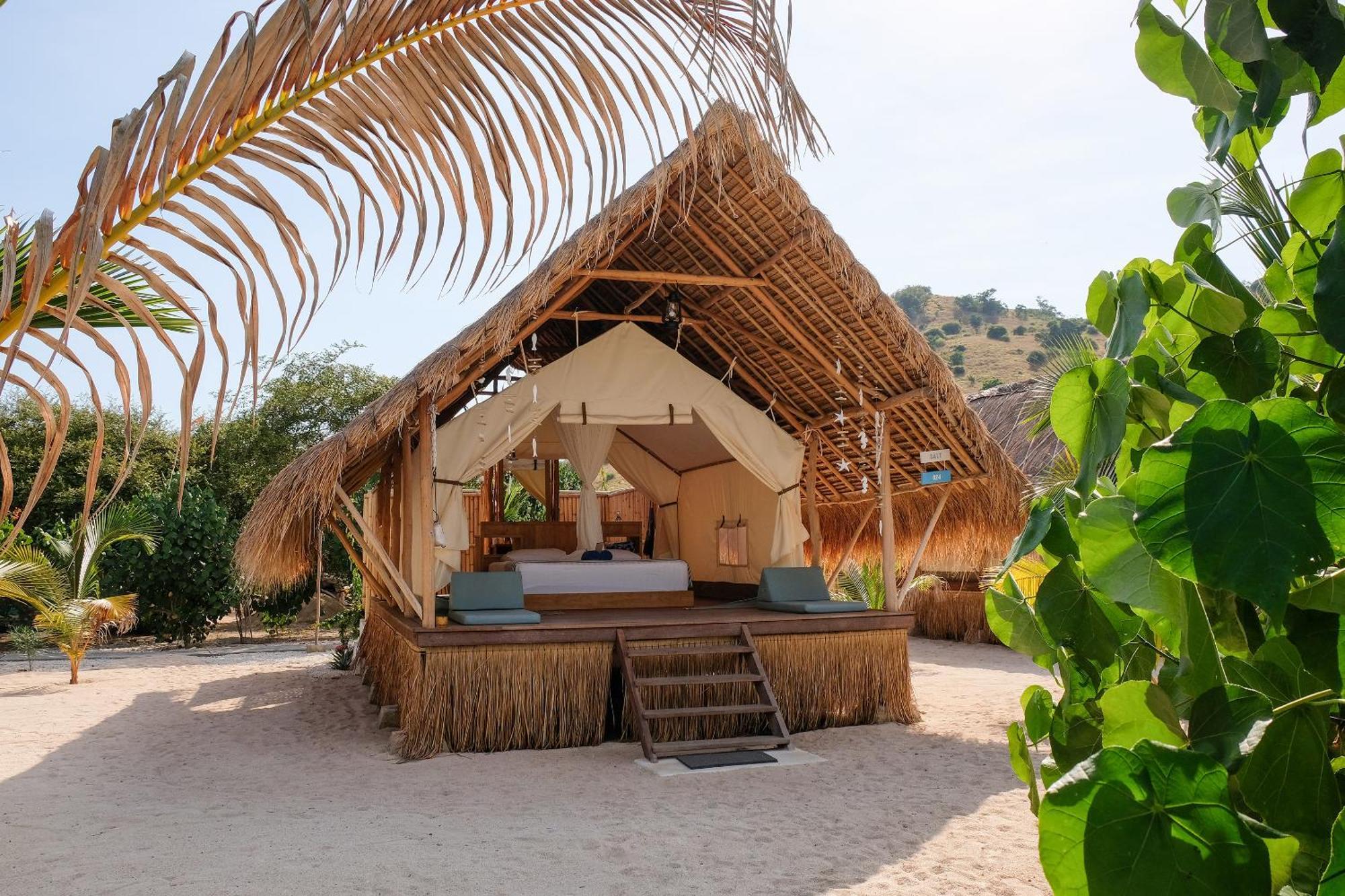 Le Pirate Island - Adults Only Hotel Labuan Bajo Exterior photo